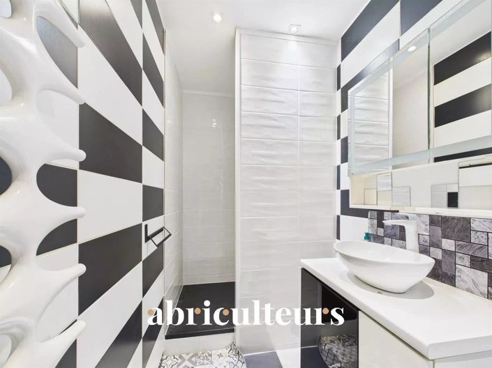 Image No.18-2 Bed Apartment for sale