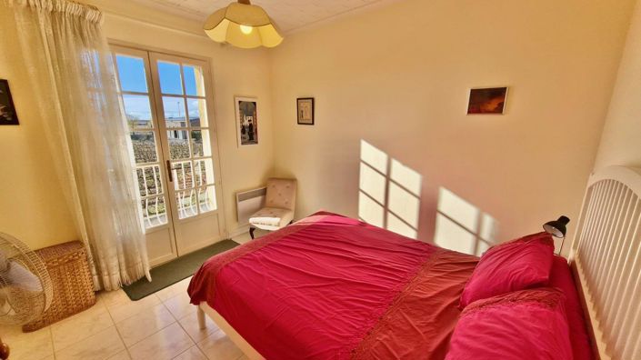 Image No.11-5 Bed House for sale