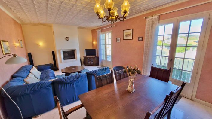 Image No.2-5 Bed House for sale