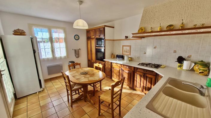 Image No.20-5 Bed House for sale
