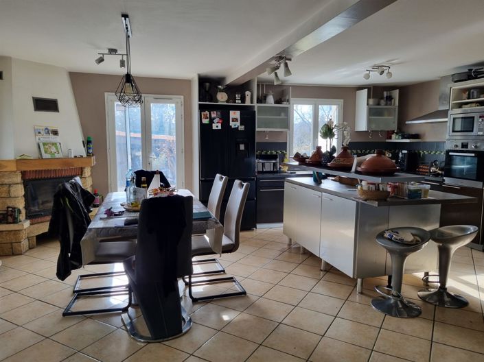 Image No.15-4 Bed House for sale