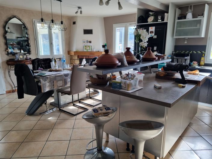 Image No.16-4 Bed House for sale