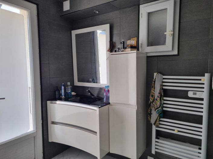 Image No.22-4 Bed House for sale