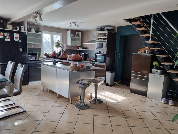 Image No.9-4 Bed House for sale