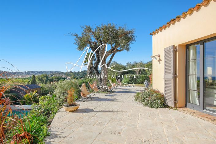 Image No.6-4 Bed House for sale