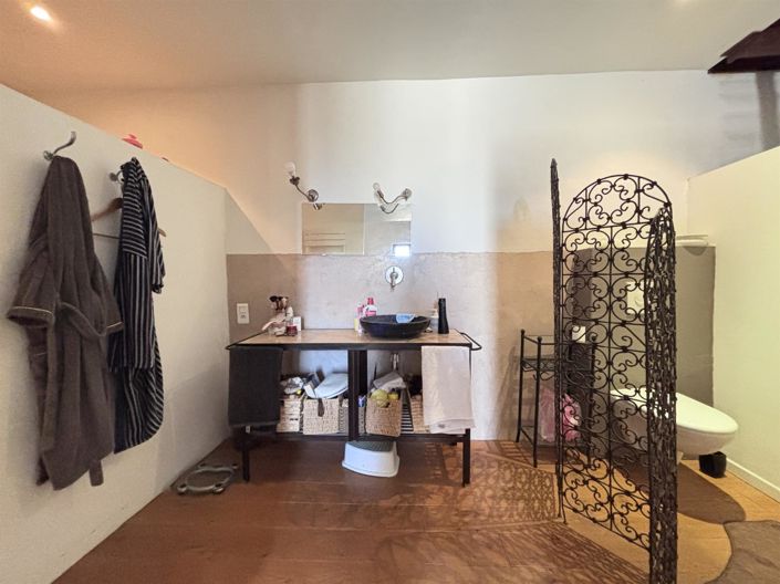 Image No.11-3 Bed House for sale