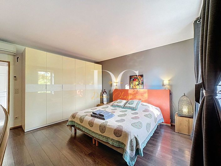 Image No.14-6 Bed House for sale