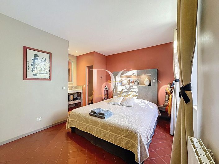 Image No.15-6 Bed House for sale