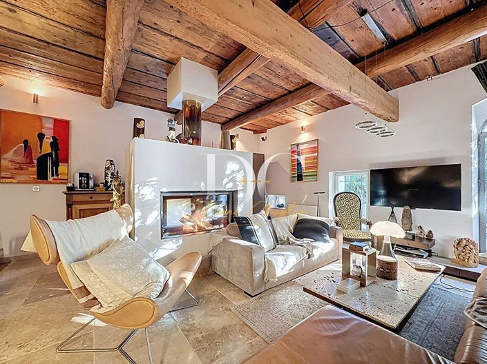 Image No.9-6 Bed House for sale