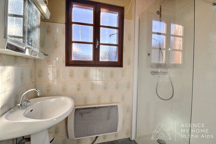 Image No.6-3 Bed House for sale