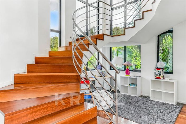 Image No.15-5 Bed House for sale