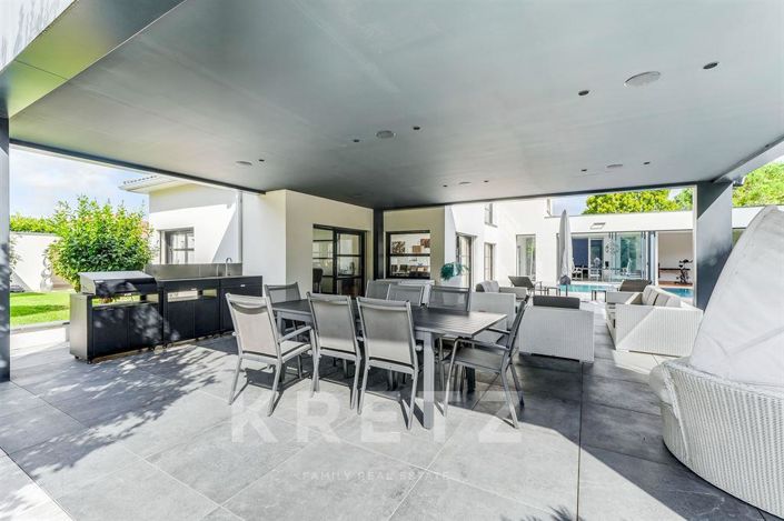 Image No.18-5 Bed House for sale