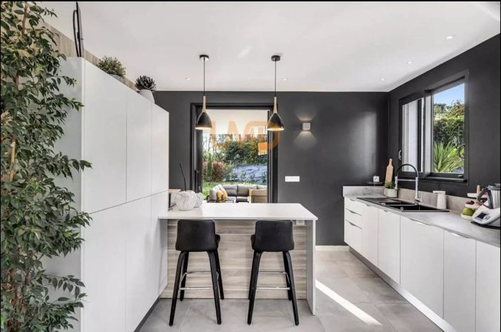 Image No.6-Maison de 5 chambres à vendre à Peymeinade