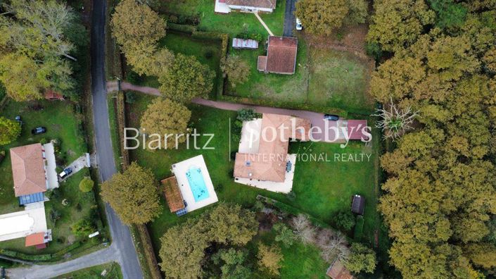 Image No.18-6 Bed House for sale