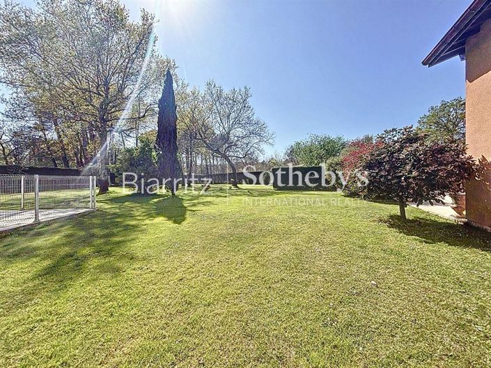 Image No.19-6 Bed House for sale