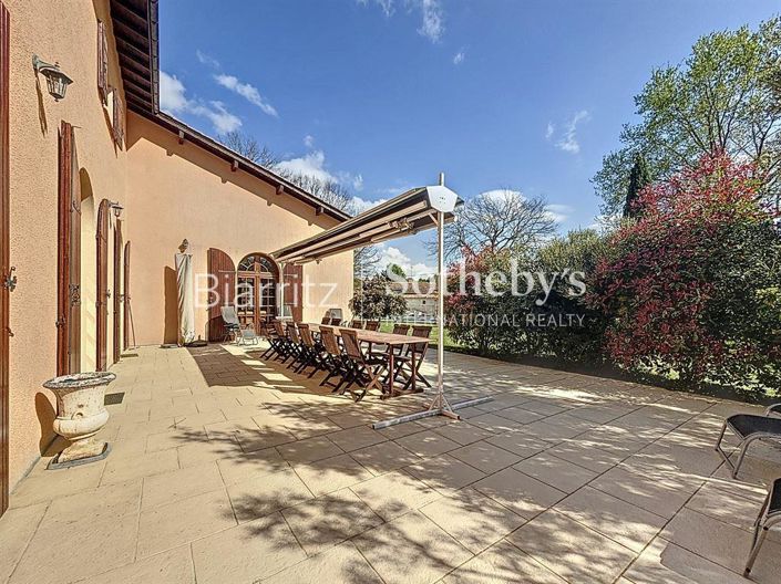 Image No.2-6 Bed House for sale