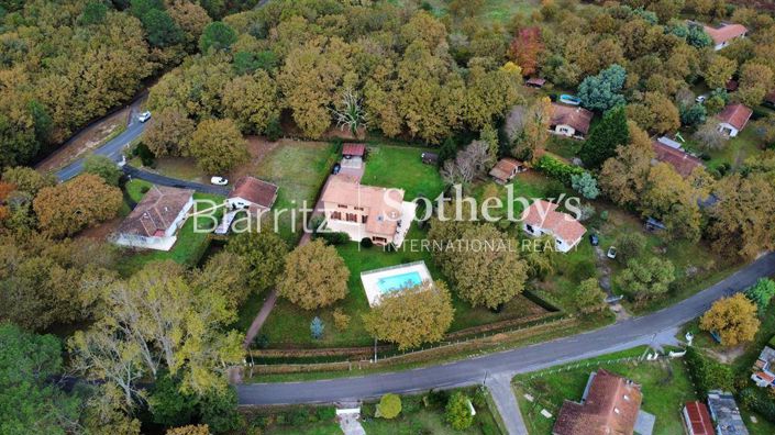 Image No.6-6 Bed House for sale