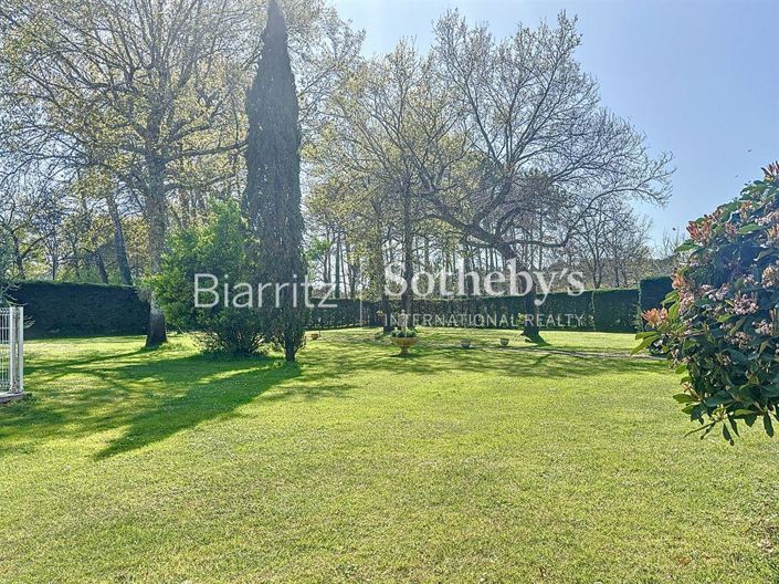 Image No.7-6 Bed House for sale