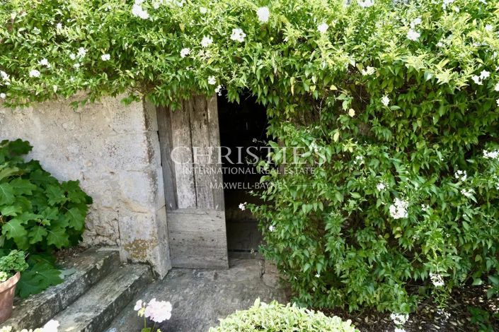 Image No.24-5 Bed House for sale