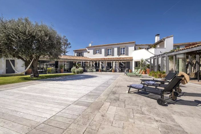 Image No.2-8 Bed House for sale