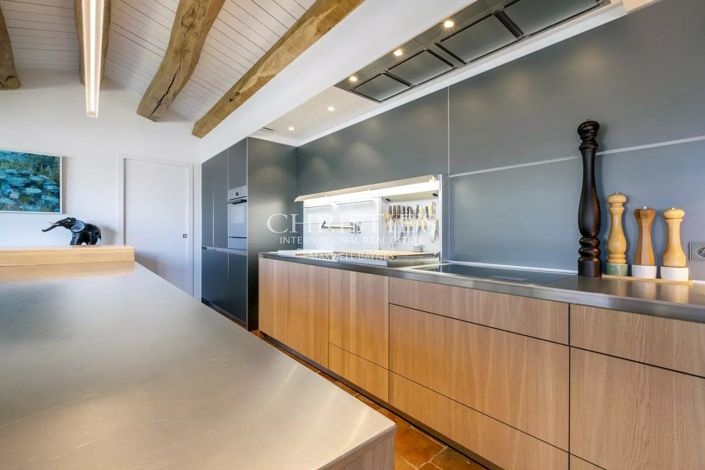 Image No.21-8 Bed House for sale