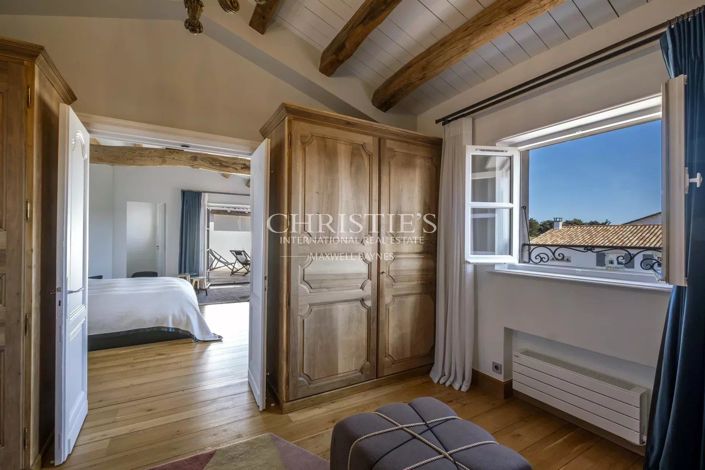 Image No.25-8 Bed House for sale