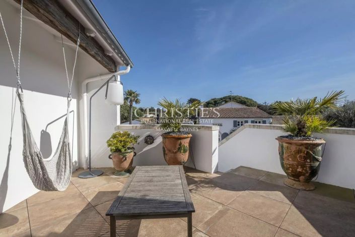 Image No.28-8 Bed House for sale