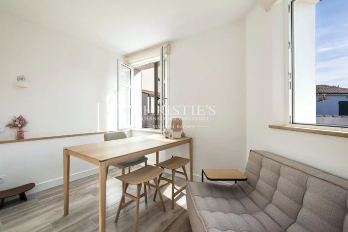 Image No.43-8 Bed House for sale