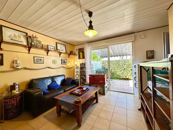 Image No.12-6 Bed House for sale