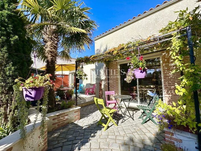 Image No.15-6 Bed House for sale
