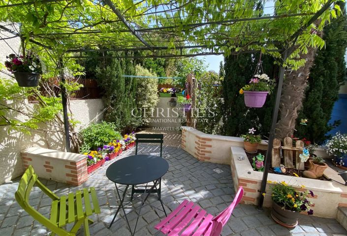 Image No.2-6 Bed House for sale