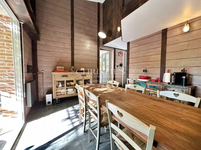 Image No.6-6 Bed House for sale