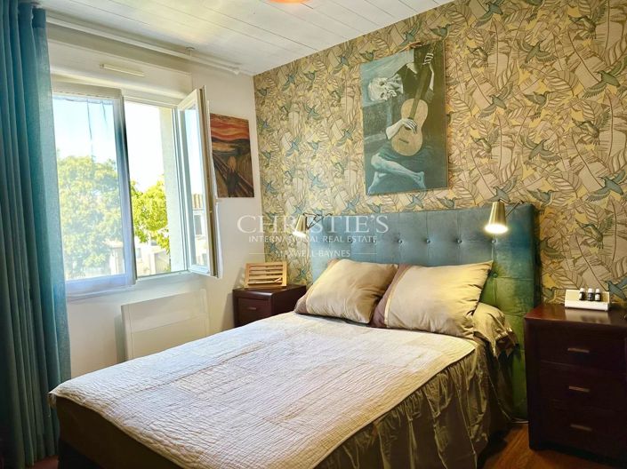 Image No.9-6 Bed House for sale