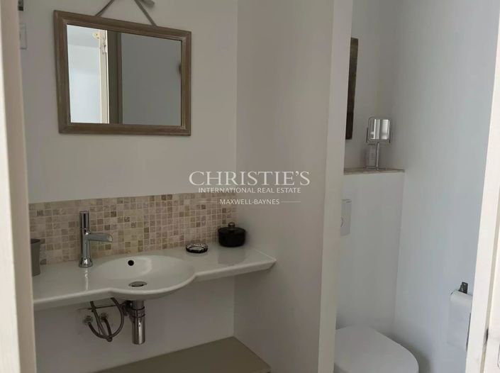 Image No.12-5 Bed House for sale