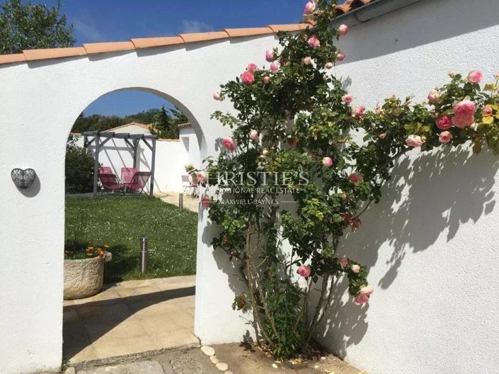 Image No.17-5 Bed House for sale