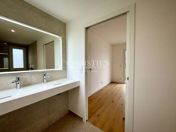 Image No.13-4 Bed House for sale