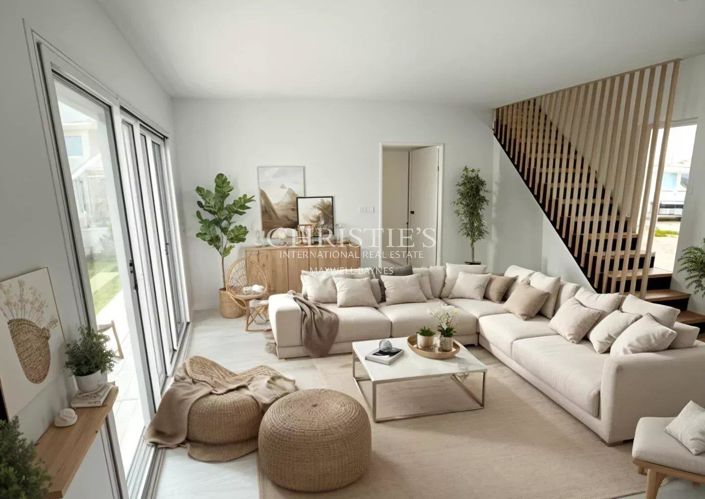 Image No.2-4 Bed House for sale