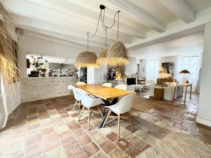 Image No.12-5 Bed House for sale