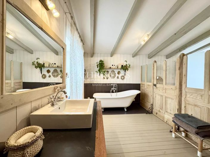 Image No.17-5 Bed House for sale