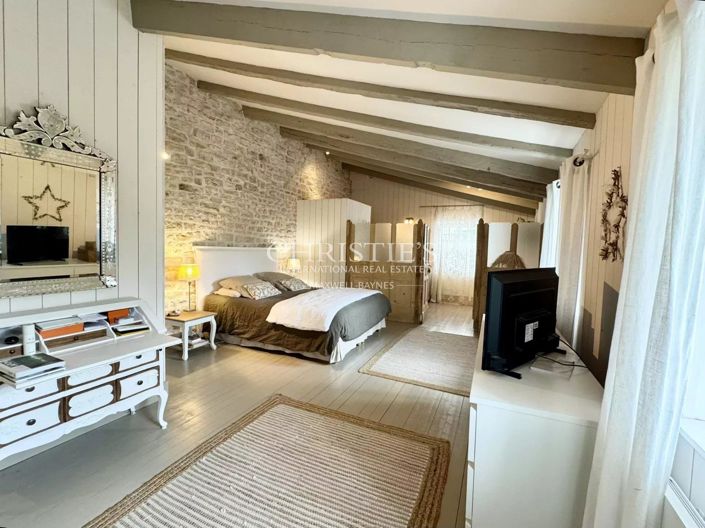 Image No.19-5 Bed House for sale