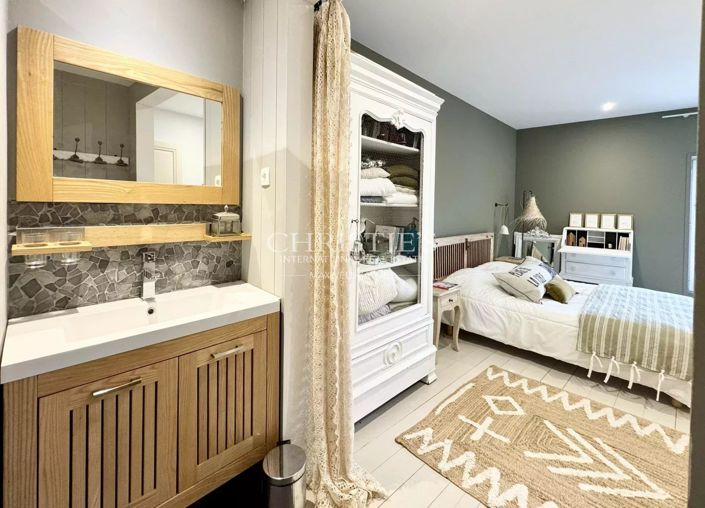 Image No.22-5 Bed House for sale