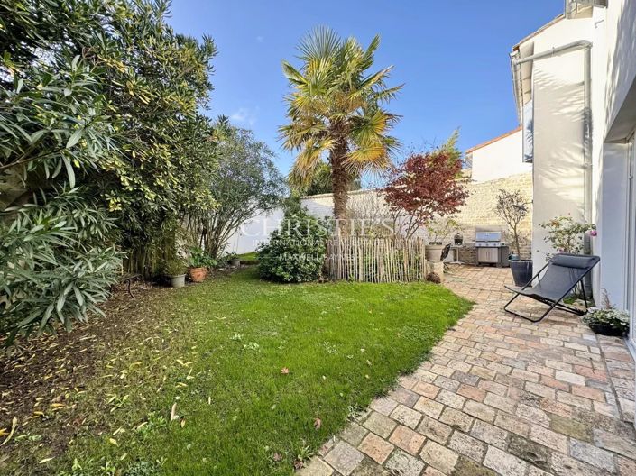 Image No.32-5 Bed House for sale