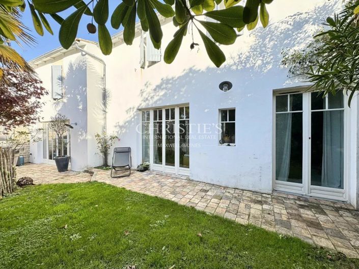 Image No.36-5 Bed House for sale