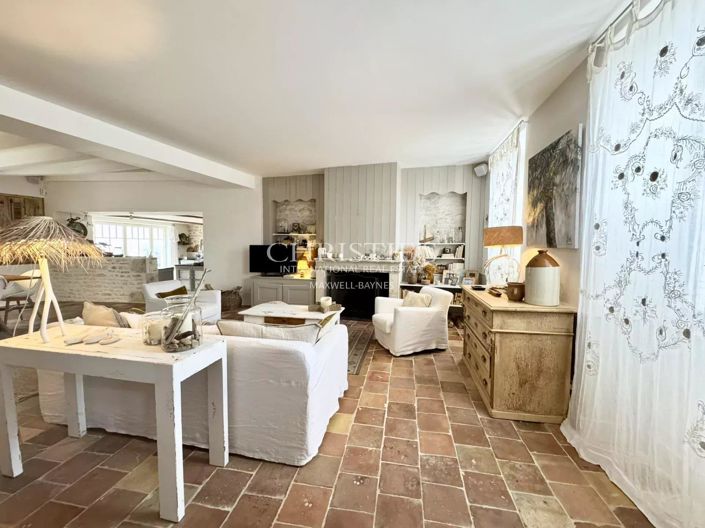 Image No.7-5 Bed House for sale