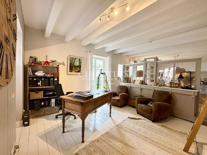 Image No.9-5 Bed House for sale