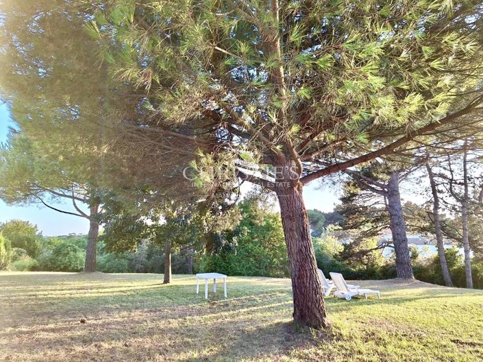 Image No.10-5 Bed House for sale