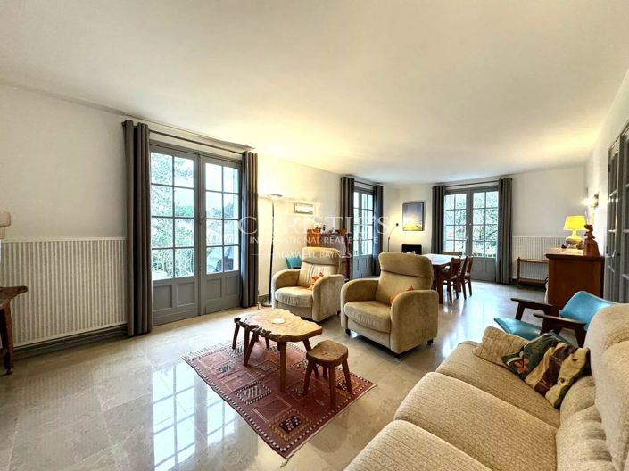 Image No.16-5 Bed House for sale