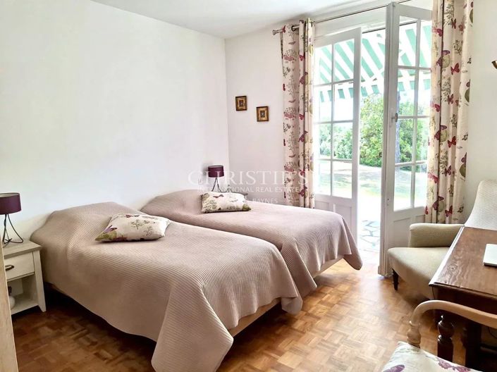 Image No.20-5 Bed House for sale