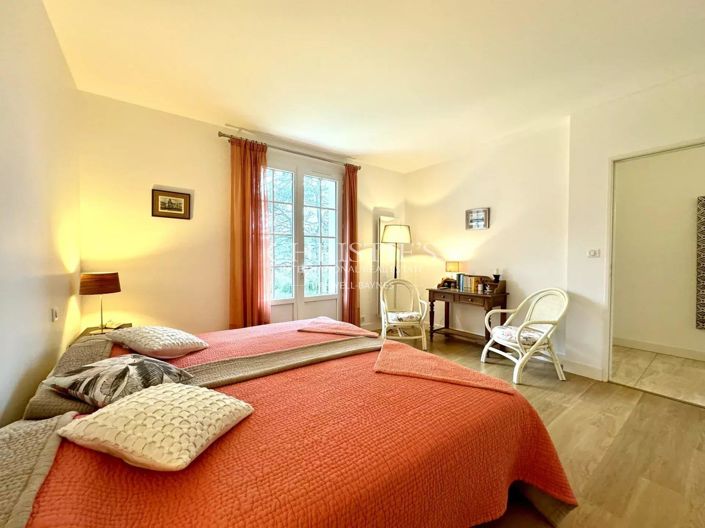 Image No.28-5 Bed House for sale