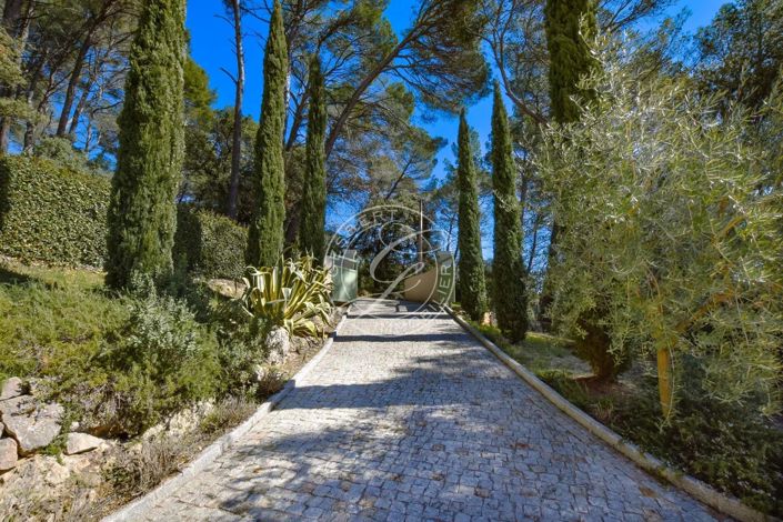 Image No.32-5 Bed House for sale